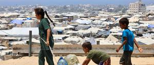 Die israelische Regierung will Hunderttausende Palästinenser aus dem Gebiet von Al-Mawasi in ein Auffanglager in Rafah umsiedeln.