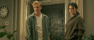 Bevor Tim (Matthias Schweighöfer, links) und Olivia (Ruby O. Fee) einen Ausweg aus der eingemauerten Wohnung finden, müssen sie sich zuerst einmal selbst wiederfinden. 