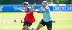 Maurice Krattenmacher (links) ist vom FC Bayern München an Hertha BSC ausgeliehen.