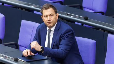 Bundesfinanzminister Lars Klingbeil (SPD) im Bundestag 