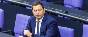 Bundesfinanzminister Lars Klingbeil (SPD) im Bundestag 