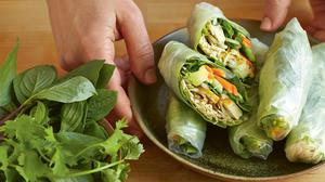 Sommerrollen aus dem Kochbuch 30 Pflanzen von Katharina Seiser / Brandstätter