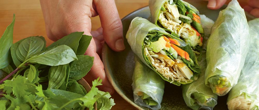 Sommerrollen aus dem Kochbuch 30 Pflanzen von Katharina Seiser / Brandstätter