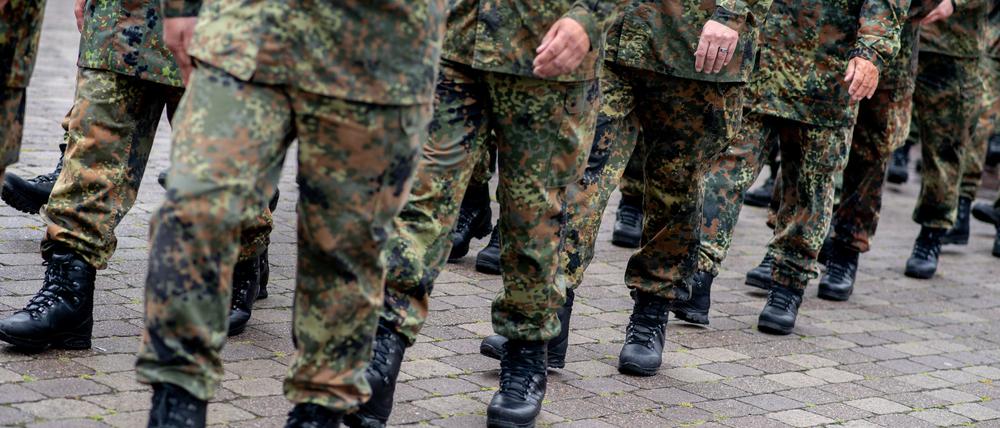 Die oppositionelle CDU-Fraktion will einen Gesetzentwurf zur Stärkung der Bundeswehr in den Landtag einbringen.