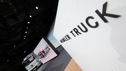 Daimler Truck will in Deutschland 5.000 Stellen streichen. (Archivbild)