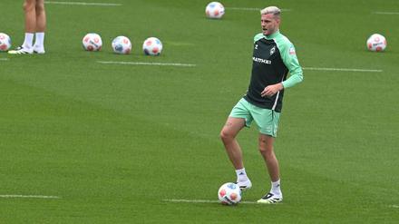 Werder-Stürmer Marvin Ducksch hat sich beim Trainingsauftakt verletzt.