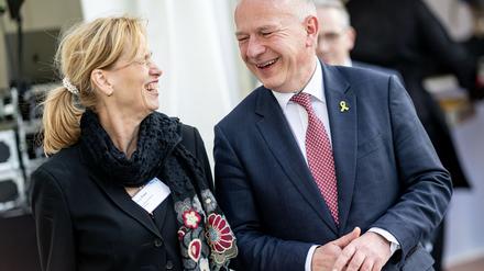 Bundesbildungsministerin Karin Prien und Berlins Regierender Bürgermeister Kai Wegner (beide CDU) betonen die Vielfalt jüdischen Lebens in Deutschland. 