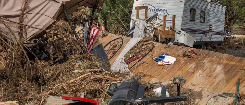 Es werden noch sehr viele Menschen vermisst. 