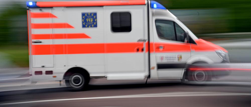 Ein motorisierter Gleitschirmflieger ist in Brandenburg abgestürzt und tot gefunden worden. (Symbolbild)