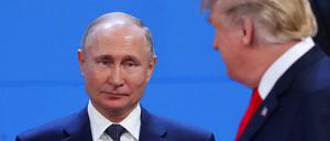 US-Präsident Donald Trump und Russlands Präsident Wladimir Putin während des G20-Gipfels in Buenos Aires, Argentinien, am 30. November 2018.