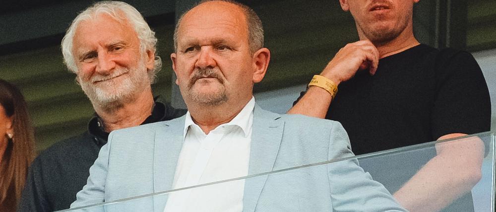 Beim EM-Finale der deutschen U21-Junioren waren Bundestrainer Julian Nagelsmann (r) und DFB-Sportdirektor Rudi Völler (l) vor Ort in der Slowakei.