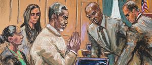 Sean „Diddy“ Combs gim Gespräch mit seinen Anwälten im New Yorker Gericht.