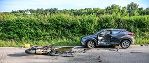 Eine Unfallstelle am 18. Juni in Böbingen an der Rems (Ostalbkreis).