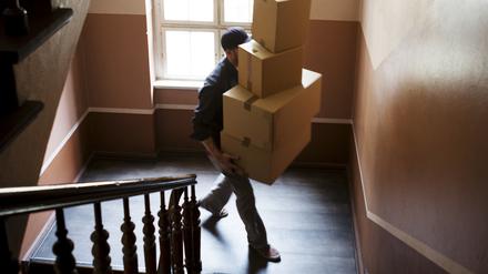 Mancher Paketbote kündigt entnervt und erschöpft seinen Job, weil die Bedingungen ihm einfach die letzte Kraft rauben.