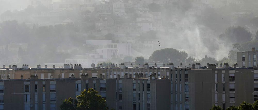 Der riesige Brand bei Marseille versetzte die Einwohner in Schrecken.