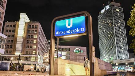 U-Bahnhof auf dem Alexanderplatz.