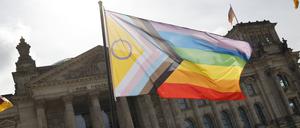 Der Bundestag zeigt dieses Jahr beim Berliner CSD keine Regenbogenflagge.