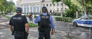 Die Synagoge am Fraenkelufer in Kreuzberg muss von der Polizei bewacht werden.