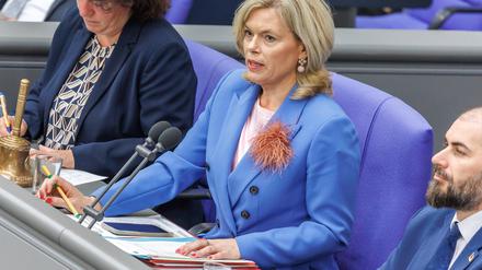 Julia Klöckner leitet die Plenarsitzung im Deutschen Bundestag.