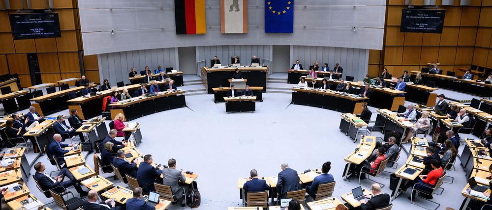 Die Abgeordneten im Landesparlament haben bei der letzten Sitzung vor der Sommerpause noch einmal ein volles Programm. (Archivfoto)