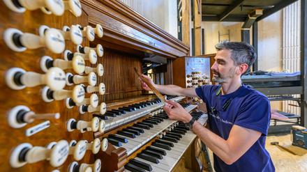 Die über 120 Jahre alte Orgel der Londoner Firma Hill & Son bildet künftig das Herzstück der Kirche.