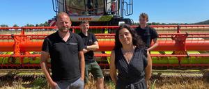 Landwirtin Lilian Guzmán und ihr Team machen sich Sorgen zum Erntestart in Groß Machnow. 
