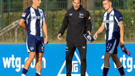 In Kitzbühel will Trainer Leitl (m.) die Hertha fit für die Saison machen. 
