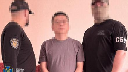 Der ukrainische Sicherheitsdienst SBU veröffentlichte Fotos der Festgenommenen - hier ist einer von ihnen zu sehen.