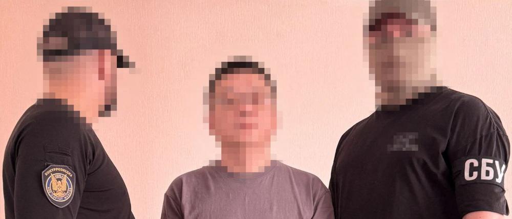 Der ukrainische Sicherheitsdienst SBU veröffentlichte Fotos der Festgenommenen - hier ist einer von ihnen zu sehen.