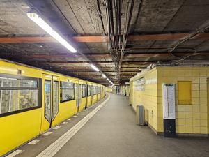 U-Bahnhof Nollendorfplatz BVG Schäden Decke