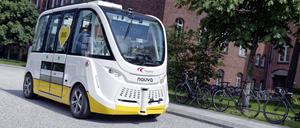 BVG und Charite testen autonome E-Kleinbusse. Nach einer Testphase sollen die ersten E-Busse im Frühjahr 2018 den Fahrgastbetrieb aufnehmen.