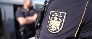 Zollfahnder aus Hamburg hatten die Büros am Dienstag durchsucht. (Archivbild)