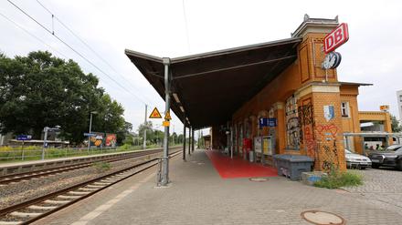 Der RE7 hält aktuell nicht am Bahnhof Medienstadt. 
