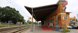 Der RE7 hält aktuell nicht am Bahnhof Medienstadt. 