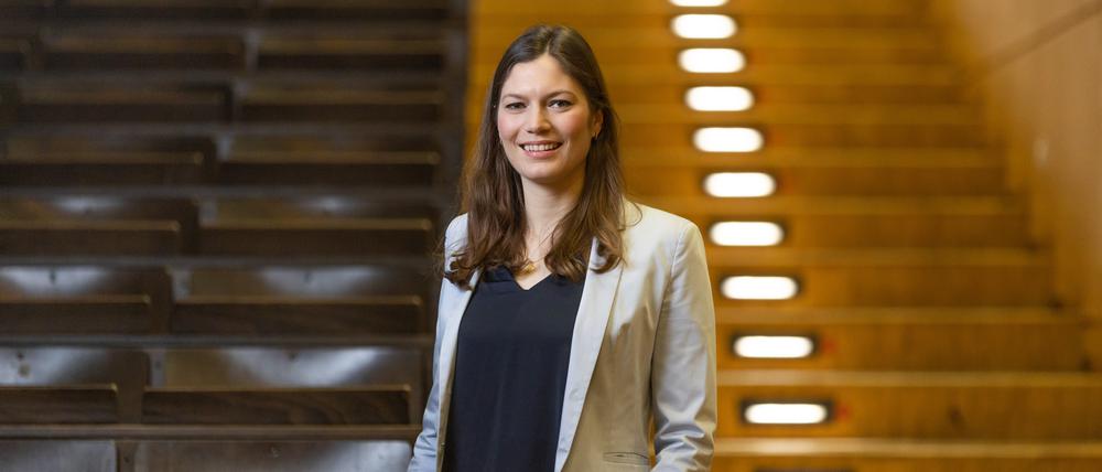 Anja Maria Wagemans im Hörsaal der TU Dresden.