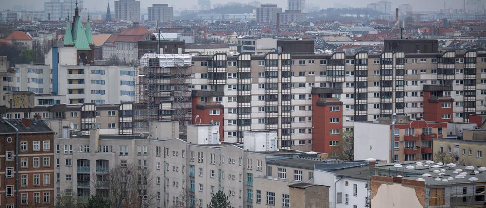 Bei den meisten landeseigenen Wohnungsgesellschaften steigen die Mieten. (Archivbild) 