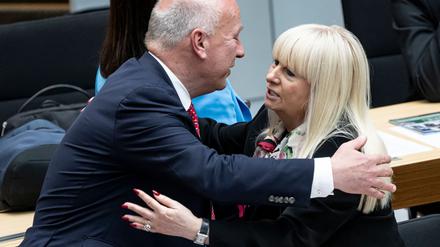 Berlins Regierender Bürgermeister Kai Wegner (CDU) und Innensenatorin Iris Spranger (SPD) haben sich inzwischen über das Einbürgerungsverfahren ausgetauscht. (