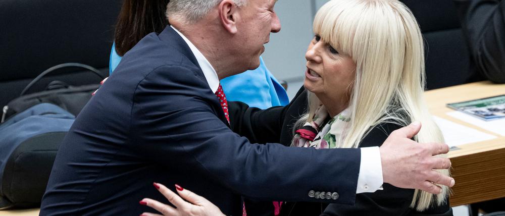 Berlins Regierender Bürgermeister Kai Wegner (CDU) und Innensenatorin Iris Spranger (SPD) haben sich inzwischen über das Einbürgerungsverfahren ausgetauscht. (