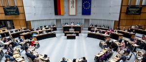 Mitglieder des Berliner Abgeordnetenhauses bei einer Plenarsitzung. (Symbolbild)