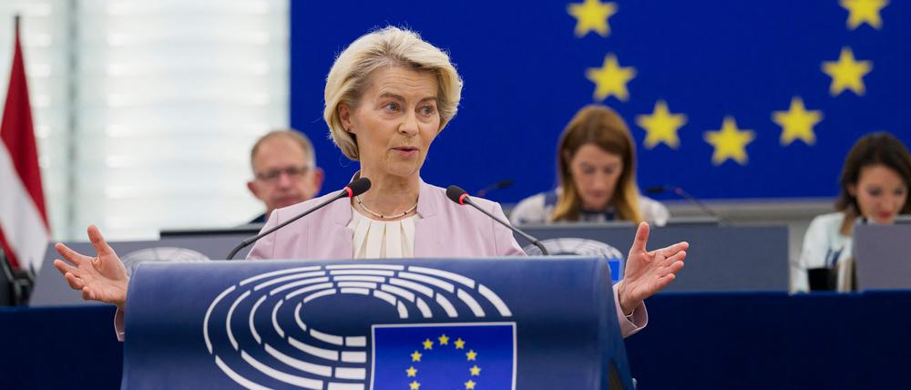 Die Präsidentin der Europäischen Kommission Ursula von der Leyen hält eine Rede 
