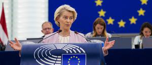 Die Präsidentin der Europäischen Kommission Ursula von der Leyen hält eine Rede 