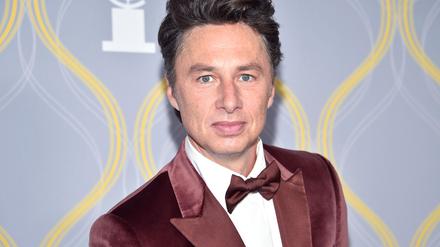 Zach Braff wird mit alten Kollegen in der Neuauflage der Serie „Scrubs“ zu sehen sein. (Archivbild)