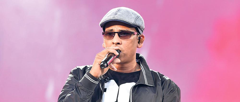 Xavier Naidoo 2015 bei einem Konzert mit der Band Söhne Mannheims.