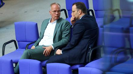 Auf weiter Flur allein? Jens Spahn (r.) und Matthias Miersch müssen eine neue Richterkandidatin finden.
