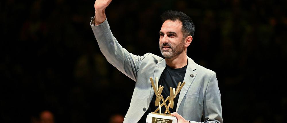 Der Bundesliga-Trainer des Jahres kehrt in seine Heimat zurück: Jesus Ramirez.