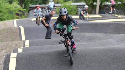 Eröffnung nach der umfassenden Erneuerung des Skateparks „Pumptrack“ an der Kantstraße in Potsdam West.