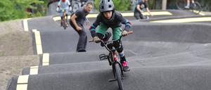 Eröffnung nach der umfassenden Erneuerung des Skateparks „Pumptrack“ an der Kantstraße in Potsdam West.