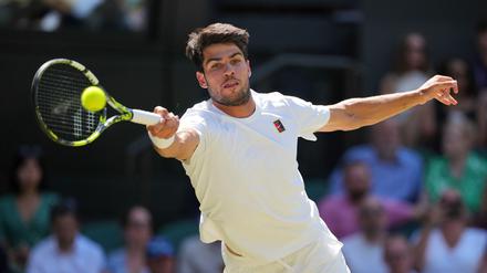 Carlos Alcaraz erreicht sein drittes Wimbledon-Finale in Serie.