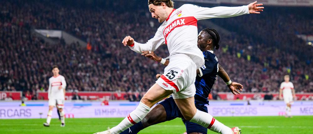 Jacob Bruun Larsen (l) wechselt zum FC Burnley.