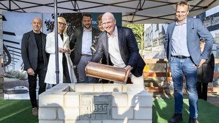Am 10. Juli 2025 feierte der Verein Berliner Kaufleute und Industrieller (VBKI) mit rund 250 Gästen die Grundsteinlegung des künftigen VBKI-Hauses in der Charlottenburger Bleibtreustraße. Im Bild: VBKI-Präsident Markus Voigt. 